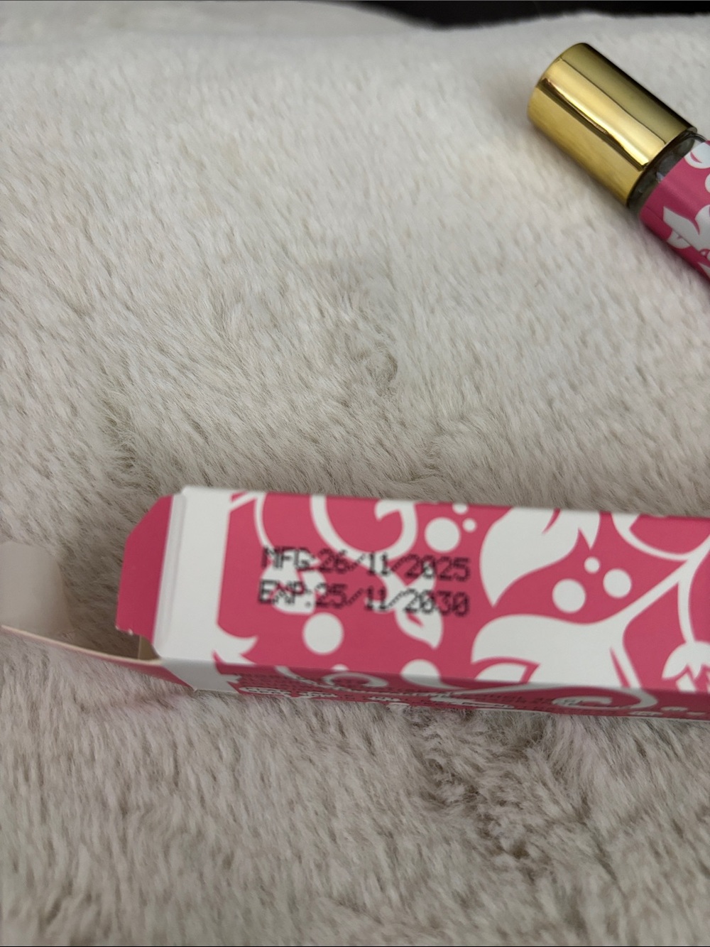 35ml travel spray bottle of Yara Eau de Parfum by Lattafa. - Picture 2 of 2